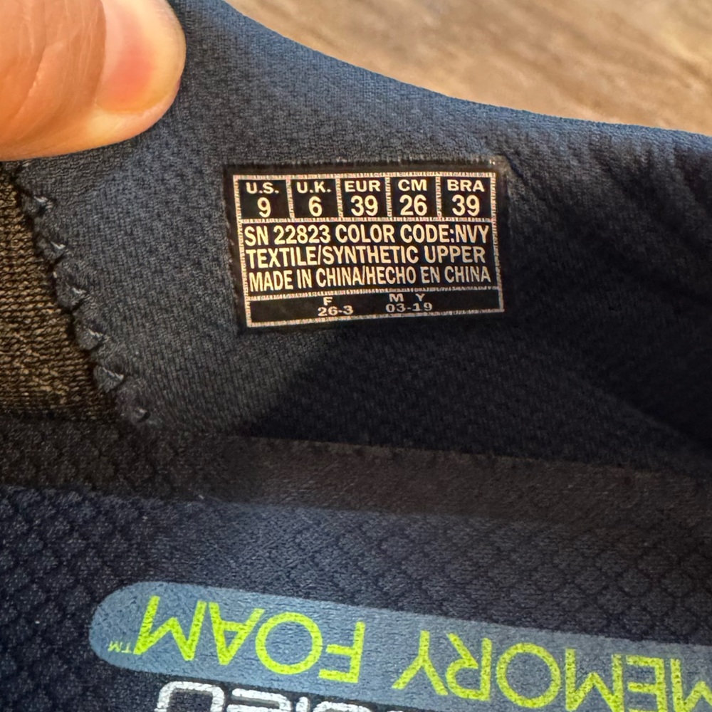 Skechers Air Cooled Memory‎ Foam Shoes  sz 9 - Picture 4 of 4